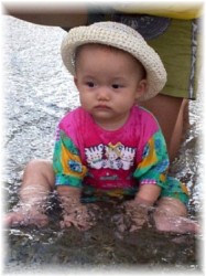 Robyn in the wading pool