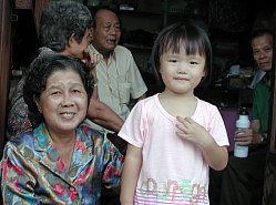 Robyn visiting Big Aunt at Cheras