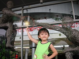 Robyn at the Singapore Expo