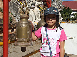 Robyn at Wat Chedi Luang