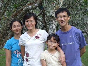 Heni, Mummy Jin, Robyn and Daddy Alvin