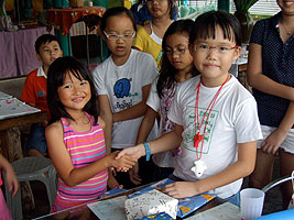 Robyn presents prize to Joey