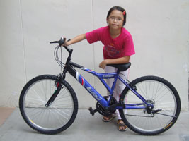Robyn and her mountain bike