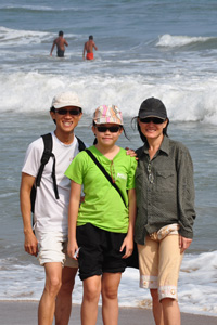 Alvin, Robyn and Jin at Puri beach