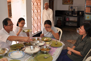 Luckily we could fall back on our reliable chef at the VVKI Guesthouse, who always whipped out great veg meals.