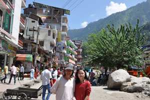 In Manali, we were back to the modern living of busy crowd of tourists and shoppers.