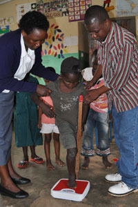 On 20 Oct, we bought them a weighing scale so Moses, the first aider, could adminster medicine based on the correct weight of each child. 
