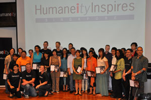 Group photo of all the speakers and organizers.