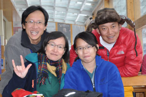 We are grateful to Song Jian for levelling up our skills and guided us for a day at the Wanlong Ski Resort.