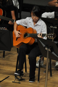 Robyn the guitarist