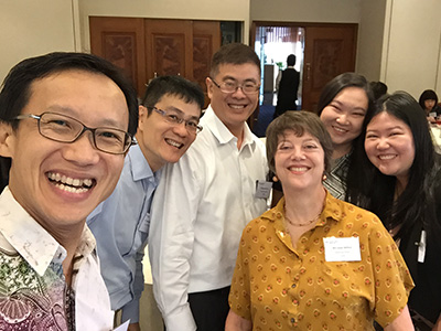 It was a tea session held at the British Club by Alvin's alma mater Queen Mary College, University of London. That usually means an opportunity to catch up with some old pals. Alvin met only Boon Hou and Robert Lim this afternoon.